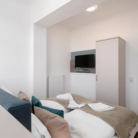 Westside Arthotel 101 Apartment